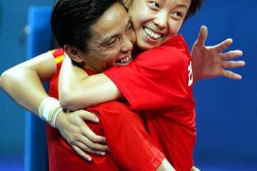 包含莫德里奇今日表现抢眼，本菲卡整场无解，教练赛后亲自拥抱的词条